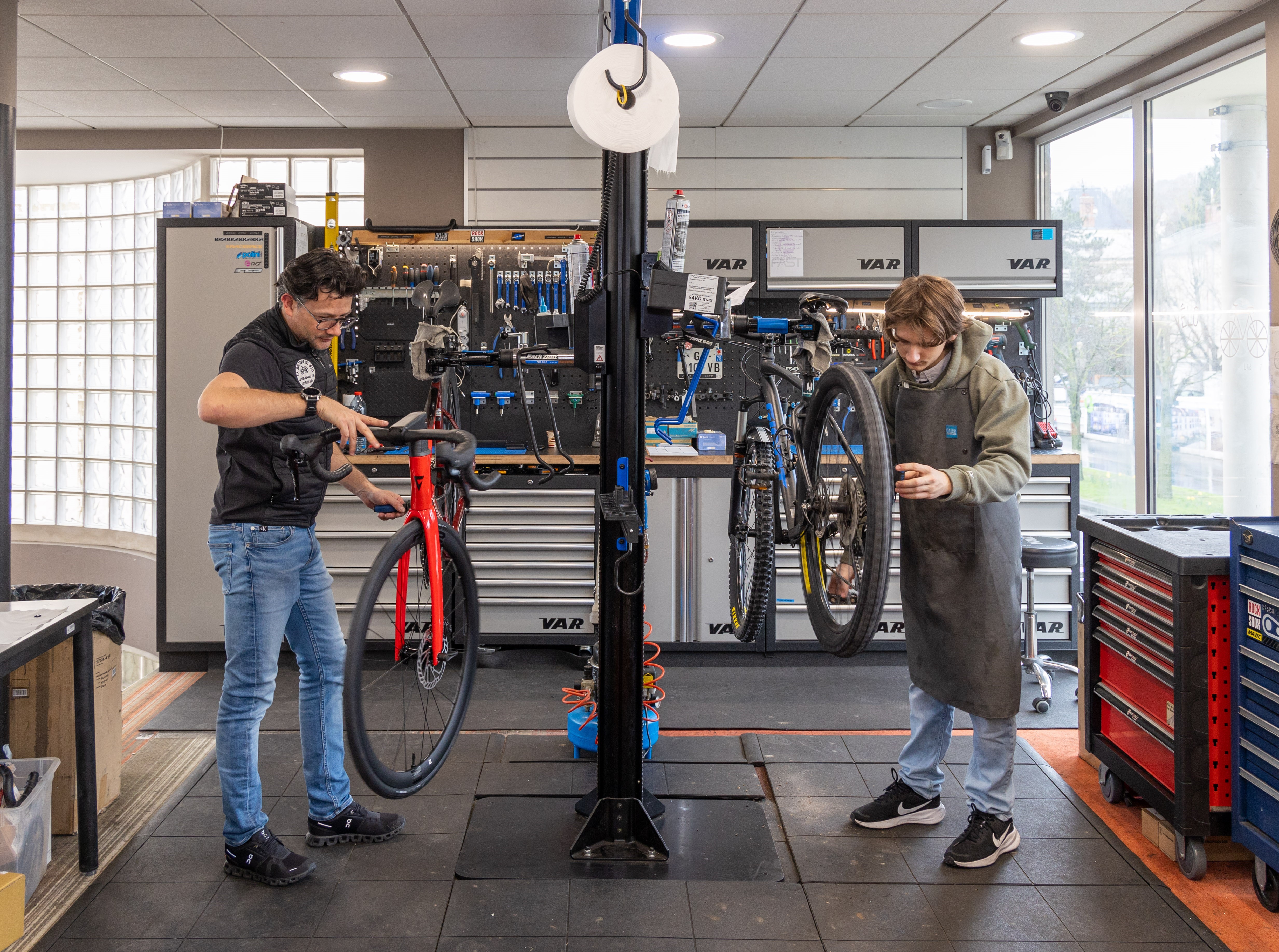 Notre atelier Venez quand vous voulez, nous nous occupons de votre vélo 